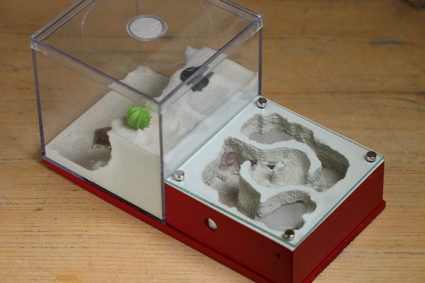 Lair Formicarium (Red 570)